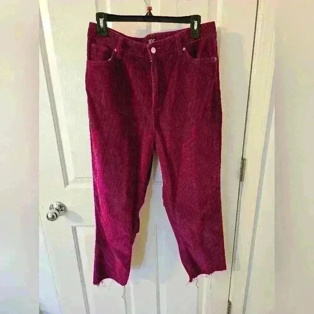 BDG Mom High Rise Corduroy Maroon Pants Size 31